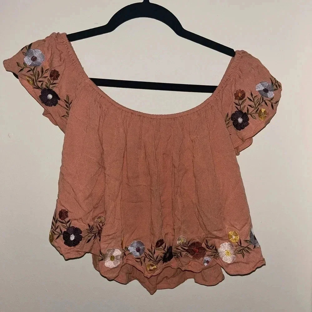 😍Forever 21 cropped top size small